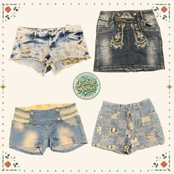 Set di pantaloni corti e gonna in denim rovinato Y..
