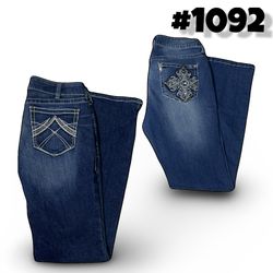 Women detailing and Embroidered jeans (Brands) Ven..