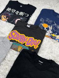 Camisetas estampadas com desenhos animados