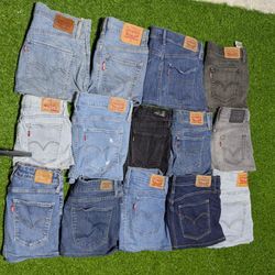 LEVI’S MINI SKIRTS (C 005)