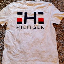 Authentische Tommy Hilfiger T-Shirts