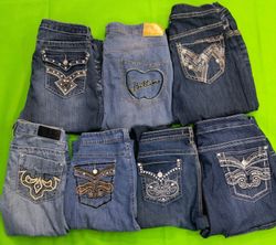 APPLE BOTTOM AND OTHER BRAND JEANS WOTH HEAVY EMBR..