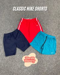 Classic Nike Shorts - (05/05)