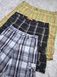 Shorts a stampa controllata