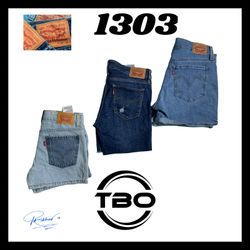 Women Levi’s shorts (Brand) levis #1303.🩳