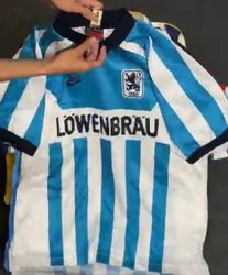 Premium Vintage Fußballtrikots frischer Drop