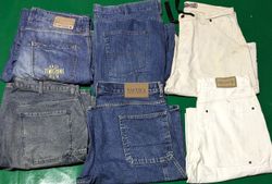 CALVIN KLEIN AND OTHER MIX BRANDS SHORTS (D 18)