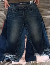 Women's Denim Capri Jeans / 3/4 Shorts.