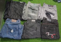 ROCAWEAR AND OTHER MIX BRANDS SHORTS (D 79)
