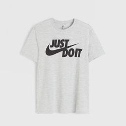 T-shirt Nike