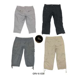 Y2K Cargo Capri Pants – Vintage Streetwear Utility..