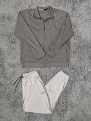 Oakley Clothing Bundle | Shorts, T-Shirts & Trouse..