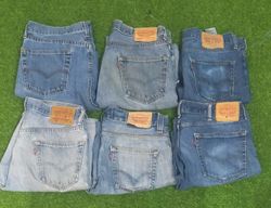 LEVI’S SHORTS (D 105)