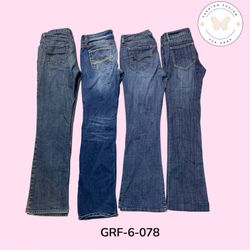 Chic Stretch Flare Jeans – Retro Inspired Slim Fit..