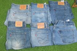 LEVI’S  SHORTS (D 111)