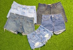 6172 - Levi's Shorts de Denim