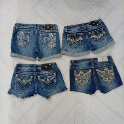 CR9056 UPCYCLED MISS ME SHORTS