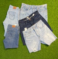6180 - Levi's Denim Shorts