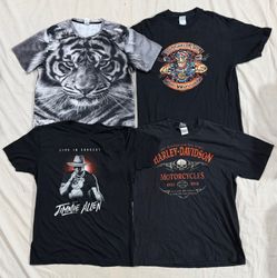 Graphic t-shirts (757)