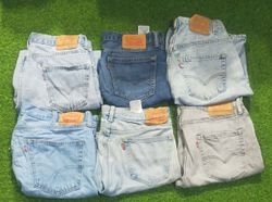 LEVI’S  SHORTS (D 121)