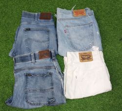 LEVI’S SHORTS (D 86)