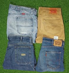 LEVI’S , LEE SHORTS (D 131)