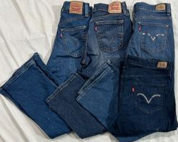 Levis women’s jeans (870)