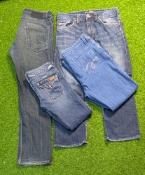 6330 ! Jeans dritti e svasati senza marca