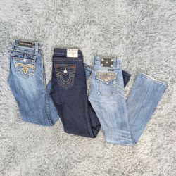 ***Miss Me True Religion Rock Revival Flare & Stra..