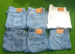 LEVI’S  SHORTS (D 120)