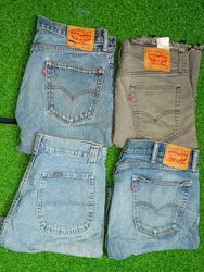 LEVI’S , LEE SHORTS (D 137)