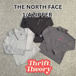 The North Face 1/4 Zipper - (24/06)