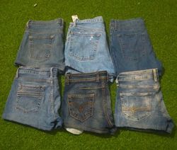 LEVI’S MINI SHORTS (C 207)