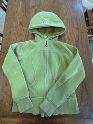 Lululemon jacket's
