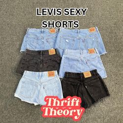 Levis Sexy Shorts - (27/06)