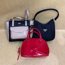 TH# 221 Vintage Y2K Branded Handbag | De..