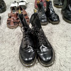 DR. MARTENS SHOES SLIPPERS & BOOTS - BUNDLE 03