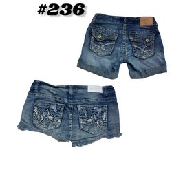 Low rise denim detailing sexy short