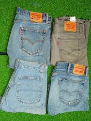 LEVI’S , LEE SHORTS (D 137)