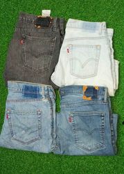 LEVI’S  SHORTS (D 135)