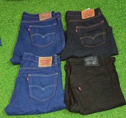 LEVI’S  SHORTS (D 175)