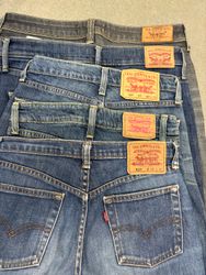 Women Levi’s Mix Code Jeans (A-8)