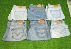 LEVIS MÄNNER TRAGEN SHORTS (D 193)