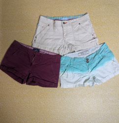 Lot of 10 Women's Vintage Y2K Cut Off Jean Shorts ..