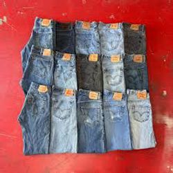 Authentic women Levi’s jeans