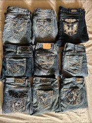 002 Jeans évasés ornés