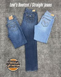 🔴 Levi’s Bootcut / Straight Jeans - (12/10)