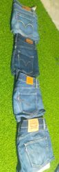 LEVI’S MINI SHORTS (C 500)