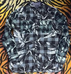 Surf wear shirts
