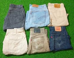 LEVI’S SHORTS (D 238)